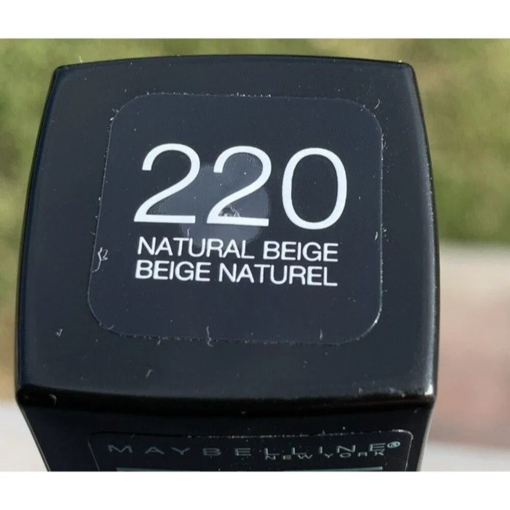 Maybelline Fit Me! Matte + Poreless Foundation #220 Natural Beige
